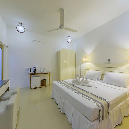 Dhigurah Retreat Beach ภายนอก รูปภาพ