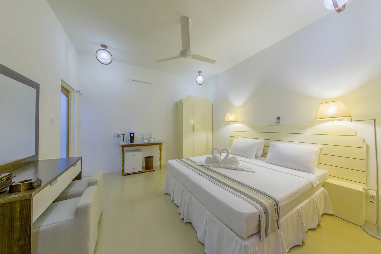 Dhigurah Retreat Beach ภายนอก รูปภาพ