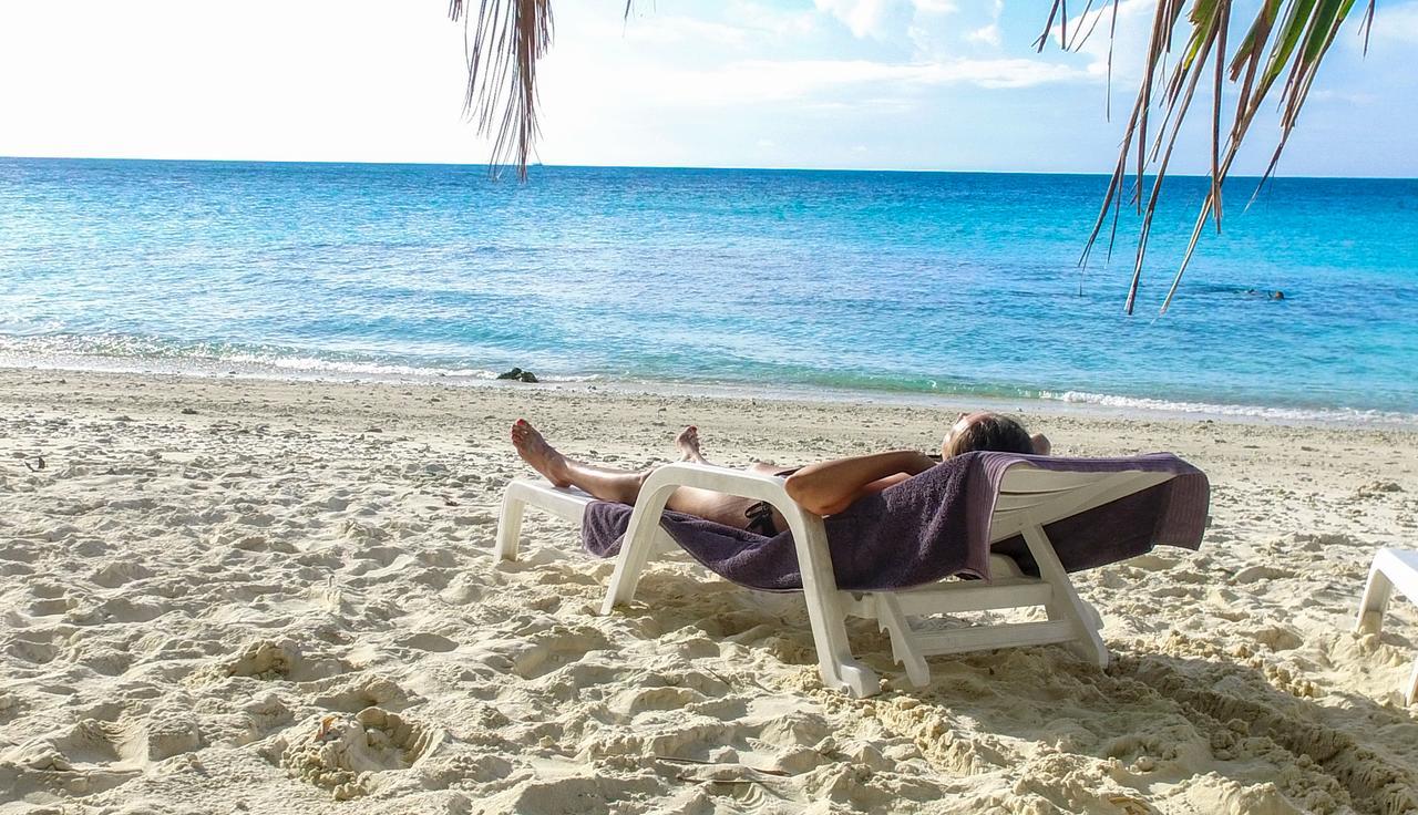 Dhigurah Retreat Beach ภายนอก รูปภาพ