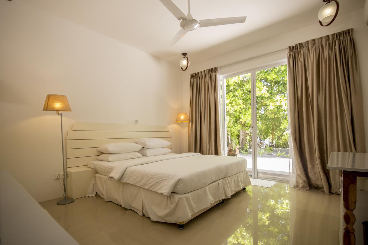 Dhigurah Retreat Beach ภายนอก รูปภาพ