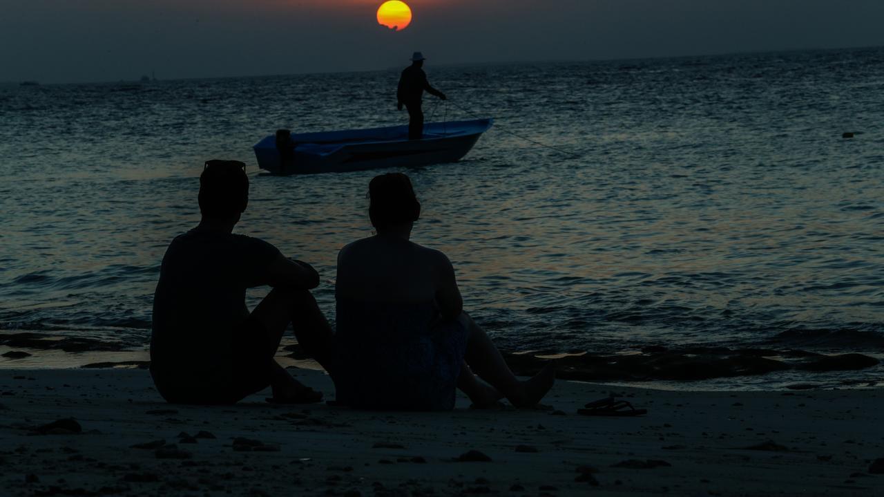 Dhigurah Retreat Beach ภายนอก รูปภาพ