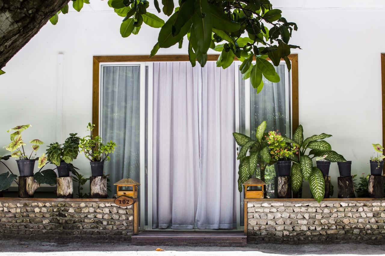 Dhigurah Retreat Beach ภายนอก รูปภาพ